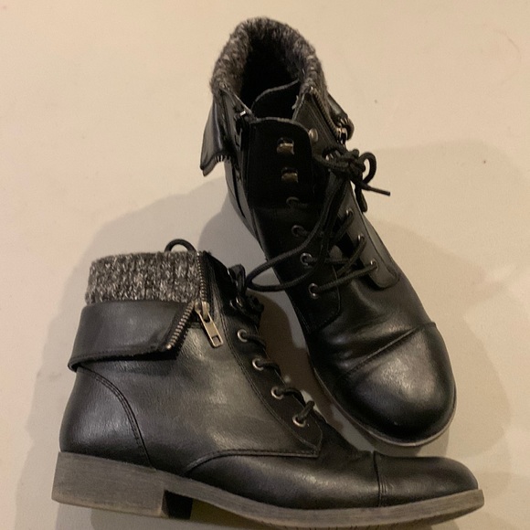 Mudd Shoes - Mudd women’s boots size 8.5 med